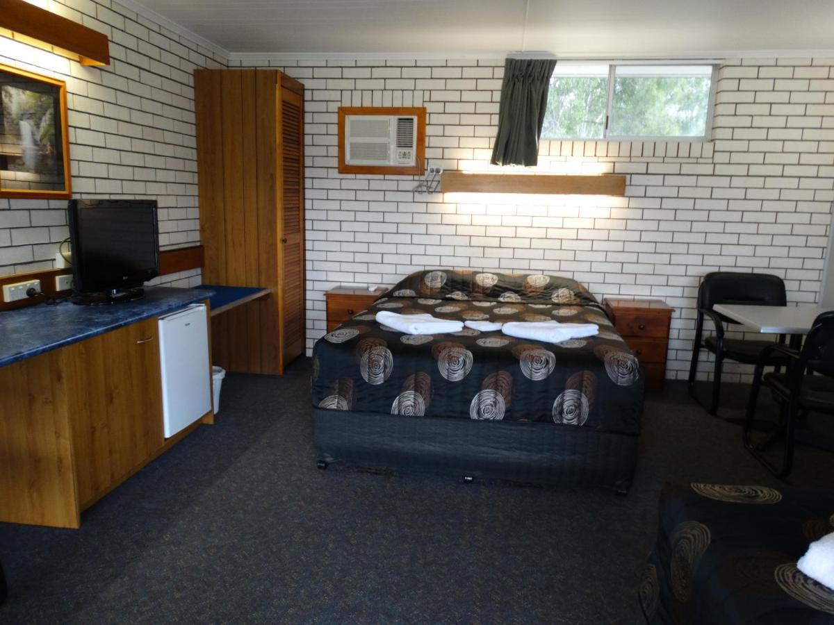Gayndah A Motel Exterior photo